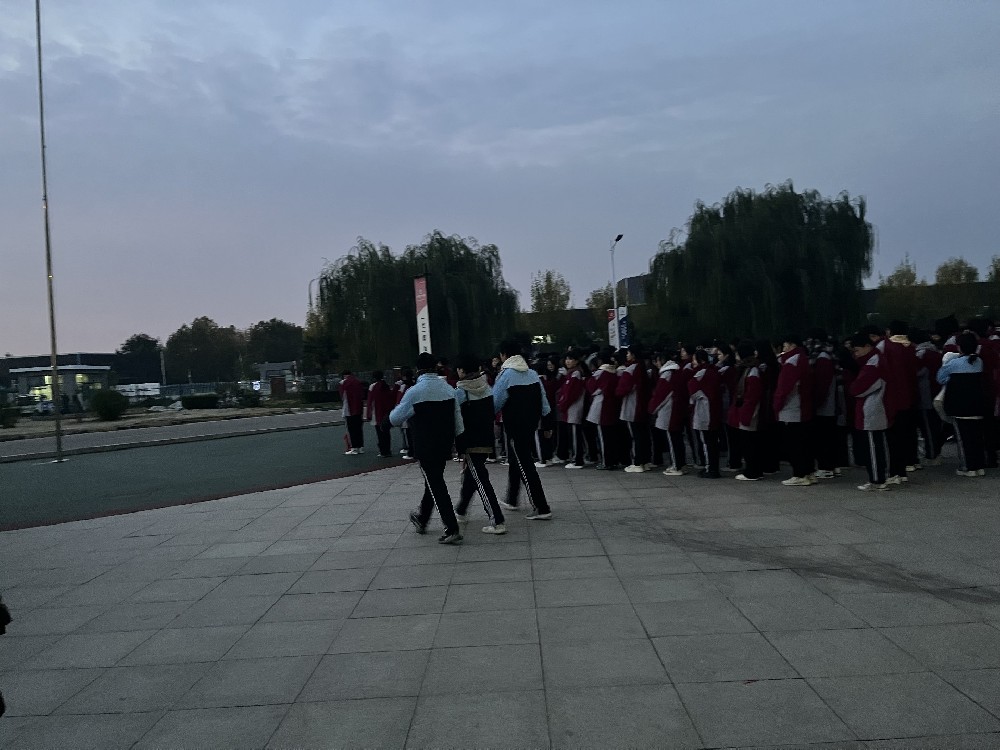国旗下的讲话丨迎战期中，诚信考试
